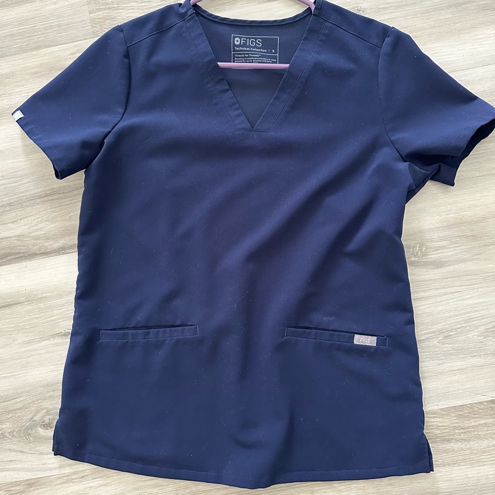 Figs two pocket scrub top